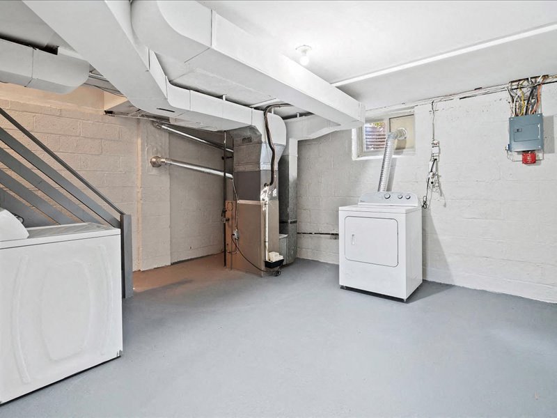 Gallery Photo 15
